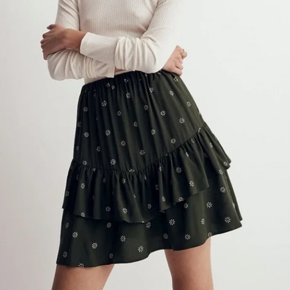 New Without Tags— Madewell Tiered Daisy Mini Skirt Size Large!